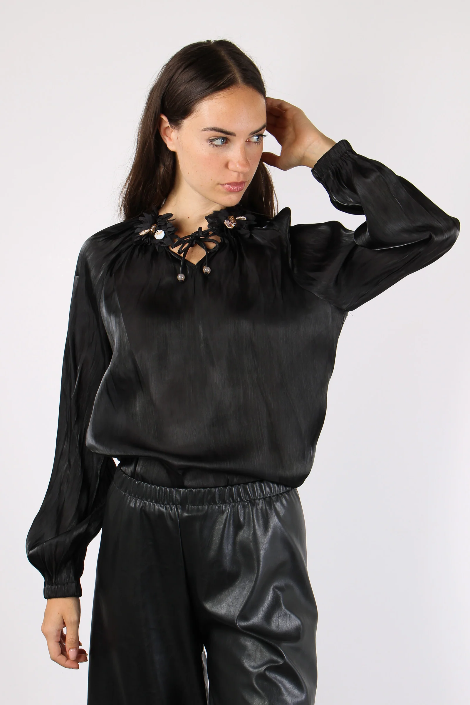 Camicia Arriccio Collo Inserto Nero - immagine 2