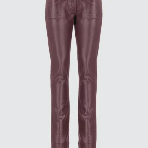 Jeans spalmati effetto pelle