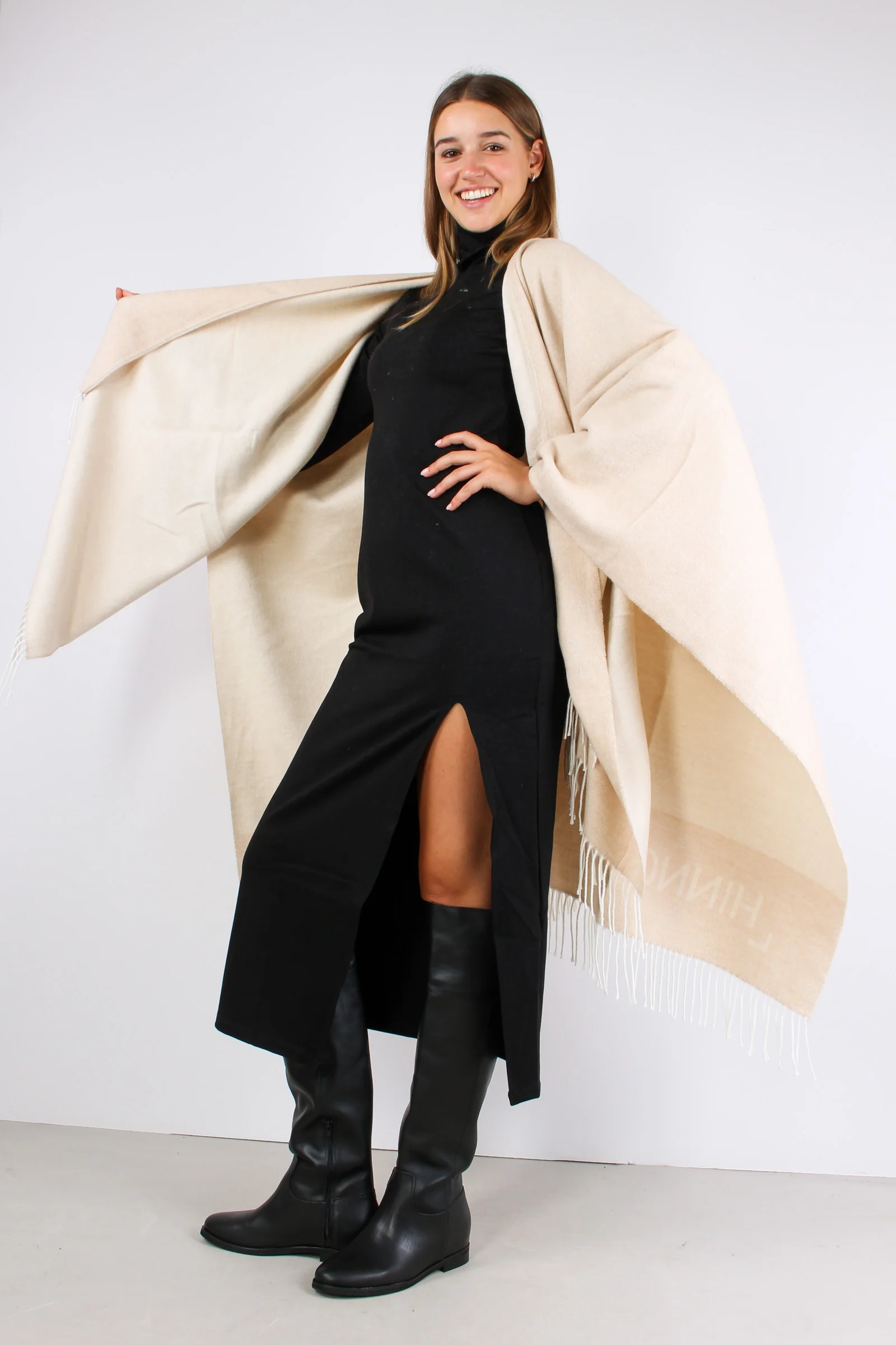 Mantella Logo Beige Sand - immagine 4